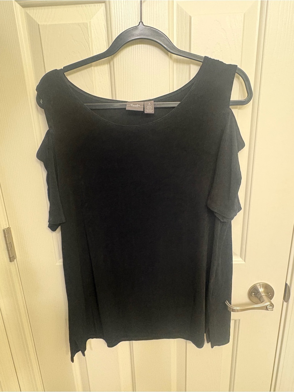 Chico's Black Cold-Shoulder Short Sleeve Top